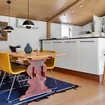 12261-nykobing-sj-marstien-2 * Tjørneholm