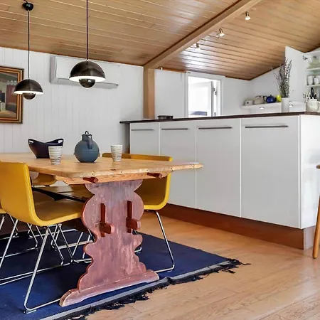 12261-nykobing-sj-marstien-2 Tjørneholm